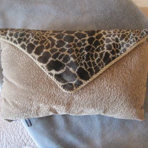 MADISON LANDING ANIMAL PRINT ACCENT PILLOW